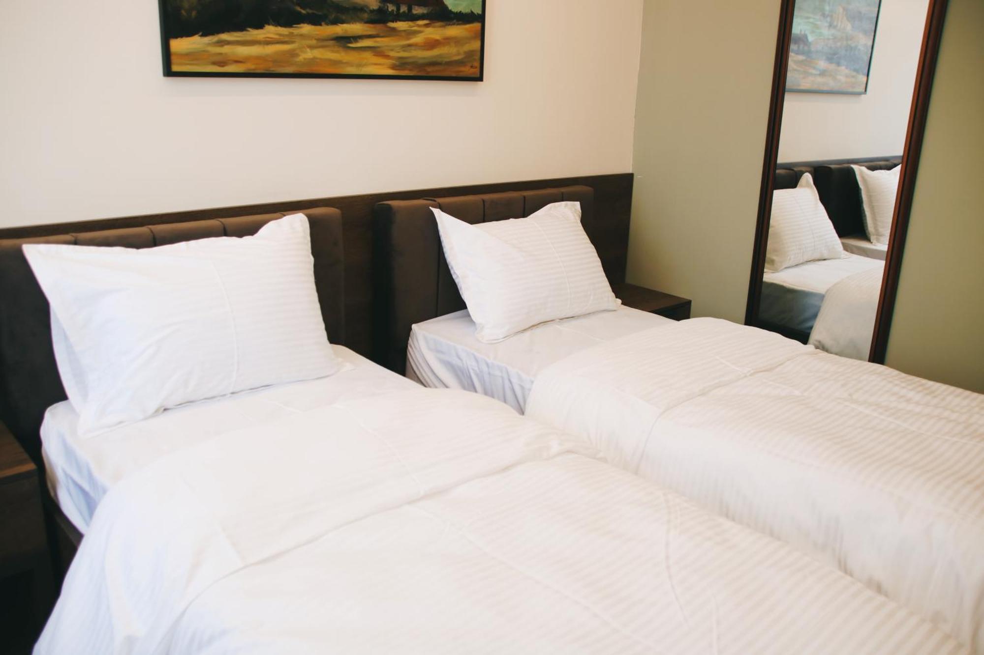 Hotel Rozafa Suhareke ภายนอก รูปภาพ